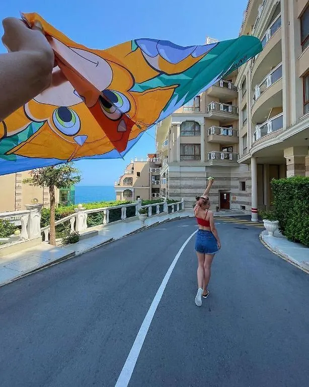 La Mer Spacious Apartment With A Sea View Warna