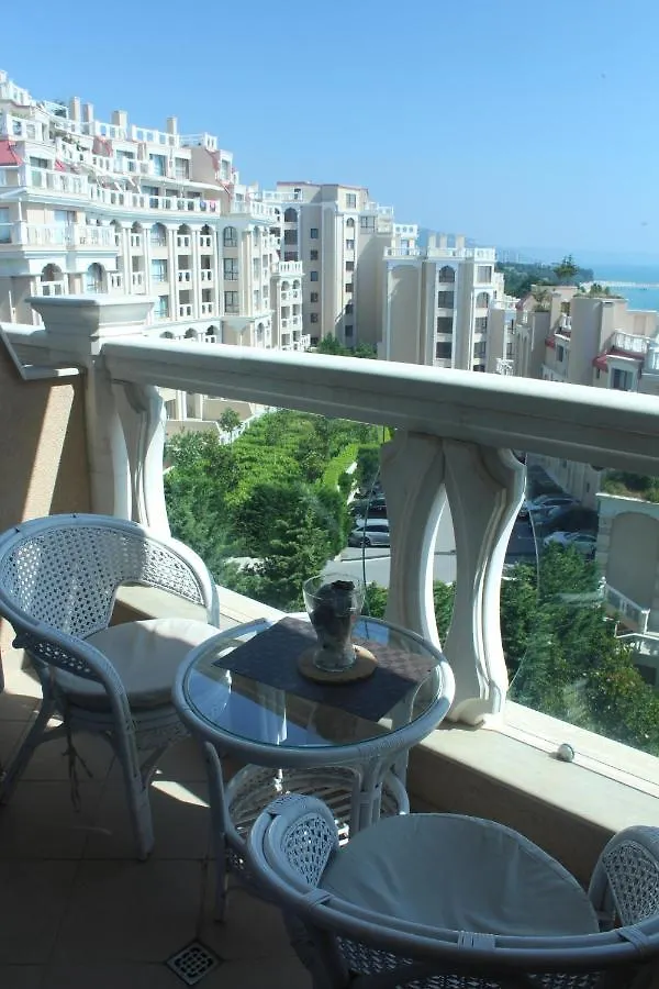 La Mer Spacious Apartment With A Sea View Warna 0*,